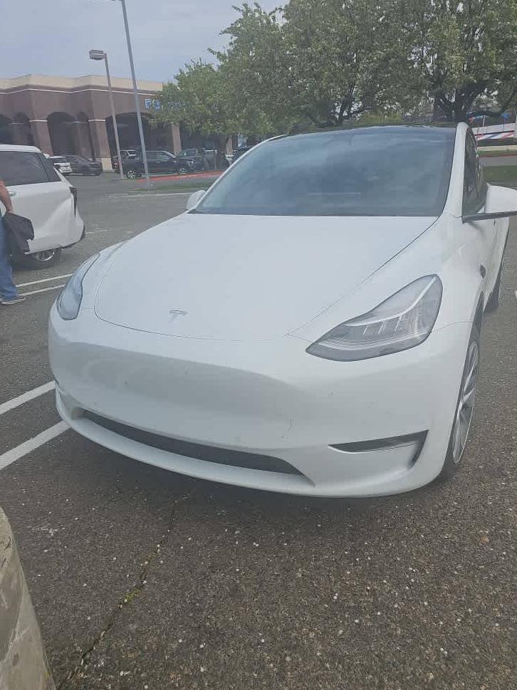 TESLA MODEL Y 2022 7SAYGAEE9NF315786 image